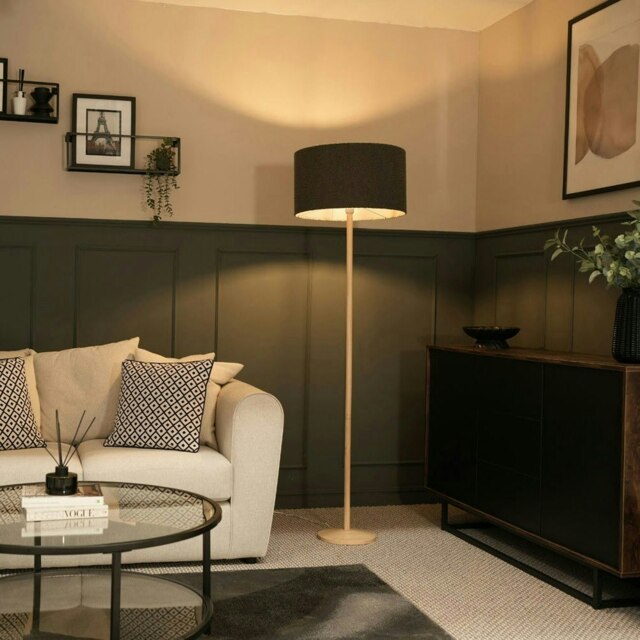 ValueLights Triston Painted Natural Floor Lamp with Large Drum Shade