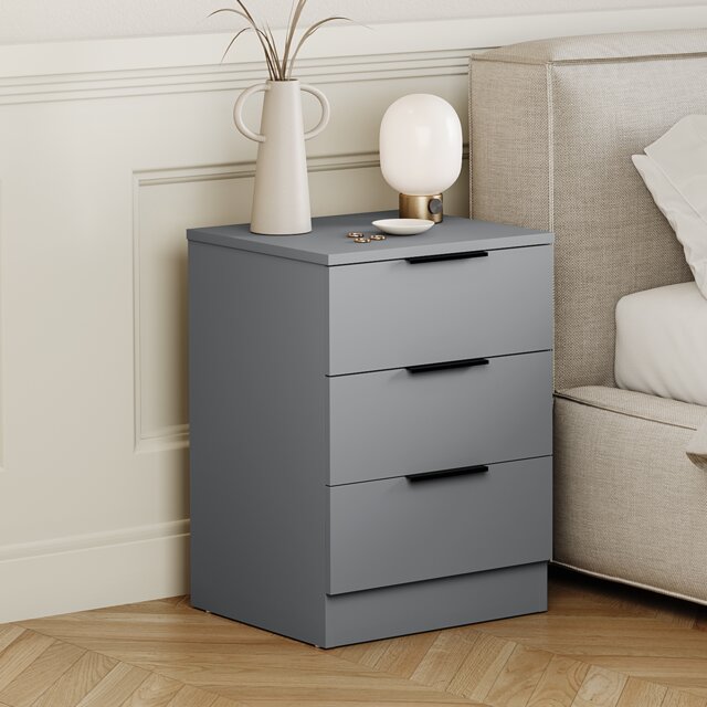 Vida Designs Trega 3 Drawer Bedside Chest Bedroom Storage Unit, (H) 50cm x (W) 39cm x (D) 28cm, Grey