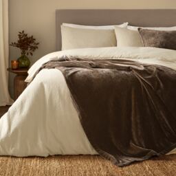 Yard Heavy Chenille Velvet Throw