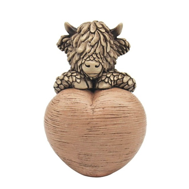 Lesser And Pavey Highland Cow With Heart Figurine