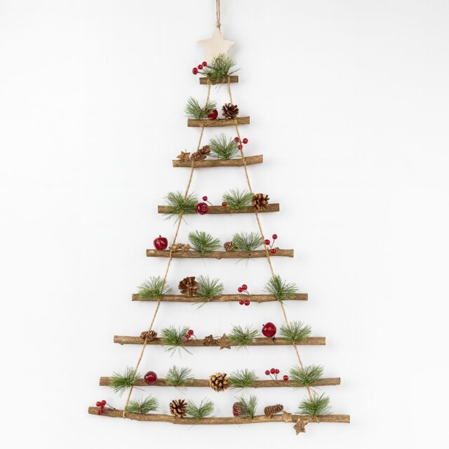 Neo Wooden Hanging Wall Xmas Christmas Tree Ladder Decoration Rustic Nordic Hygge Style with Pine Cones Red Berries Jute Rope Wall Mounted Decor