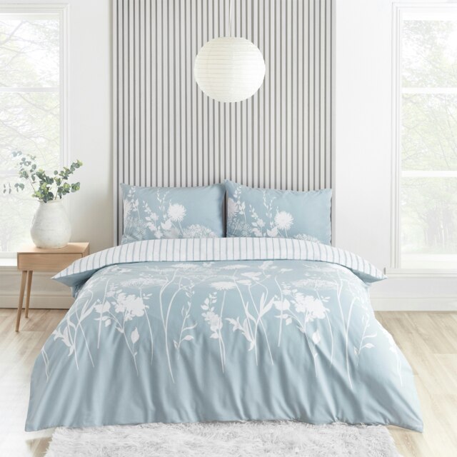 Catherine Lansfield Meadowsweet Floral Reversible Double Duvet Cover Set Sea Spray Blue