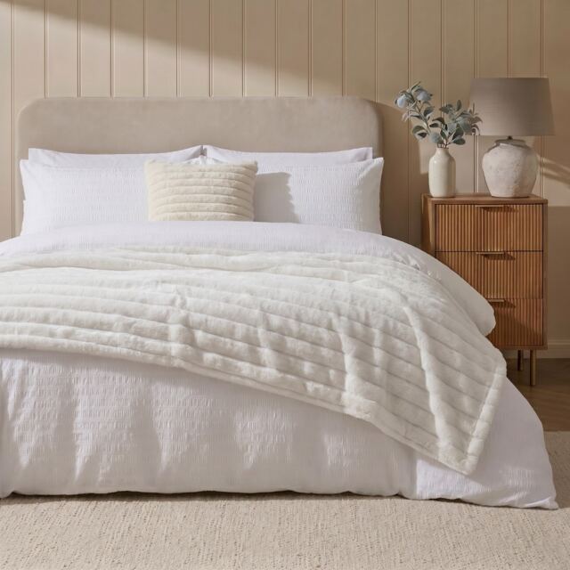 OHS Faux Fur Ribbed Fleece Throw Blanket Winter Warm Supersoft