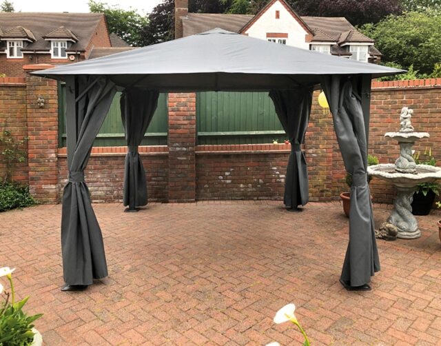 Highfield Gazebo Outdoor Garden BBQ Shelter, Party Tent with Curtains and Apex Canopy - L260 x W260 x H260 cm - Grey