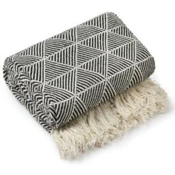 "Geo Diamond Collection Recycled Cotton Throw in Black (70"" x 100"")"