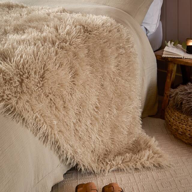 Furn Rowan Faux Fur Throw Cream Natural 1
