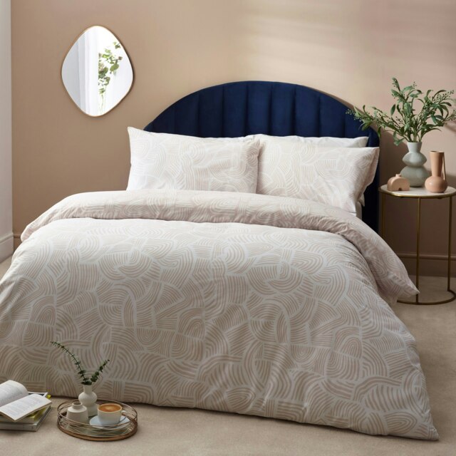 Hoem Dunes Abstract Cotton Rich Reversible Double Duvet Cover Set