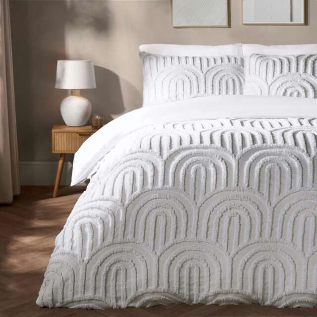 OHS Ultra Soft Tufted Arches Duvet Cover Set White White King