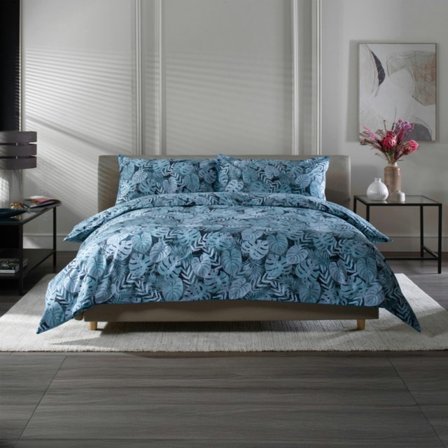Tropical Garden Blue 180 Thread Count 100% Cotton Duvet Cover Set with Piped Finish Blue Blue Double