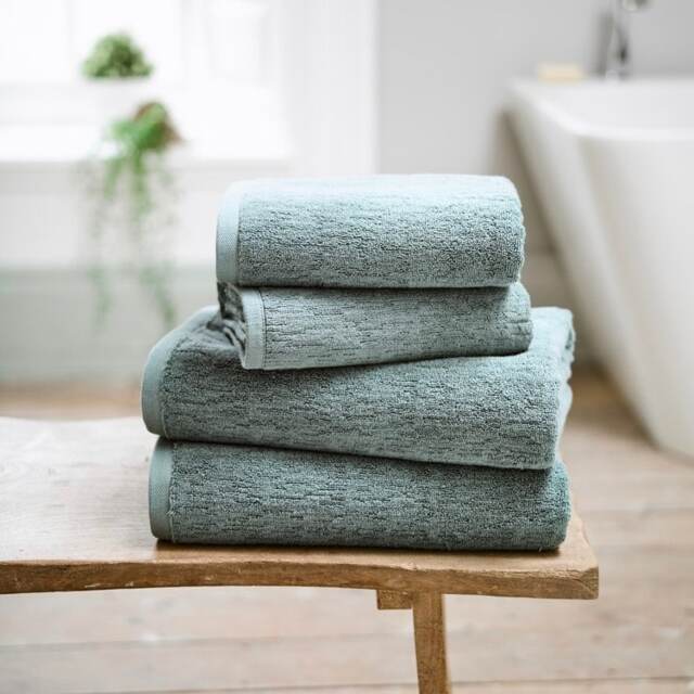 Linwood Ultra Soft Towels – 700GSM 100% Cotton Highly Absorbent & Durable Luxury Bath Towels Green Sage Bath towel