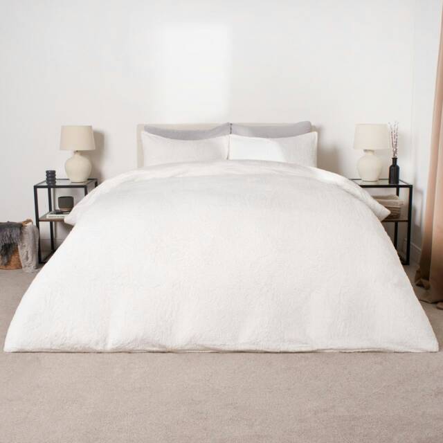 OHS Teddy Fleece Ultra Soft Duvet Cover and Pillowcase Bedding Set, King - White