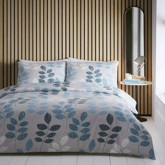 Portfolio Home Avani Retro Floral Soft Easy Care Bed Linen Bedding Duvet Cover Quilt Set With Pillow Cases Blue Super King