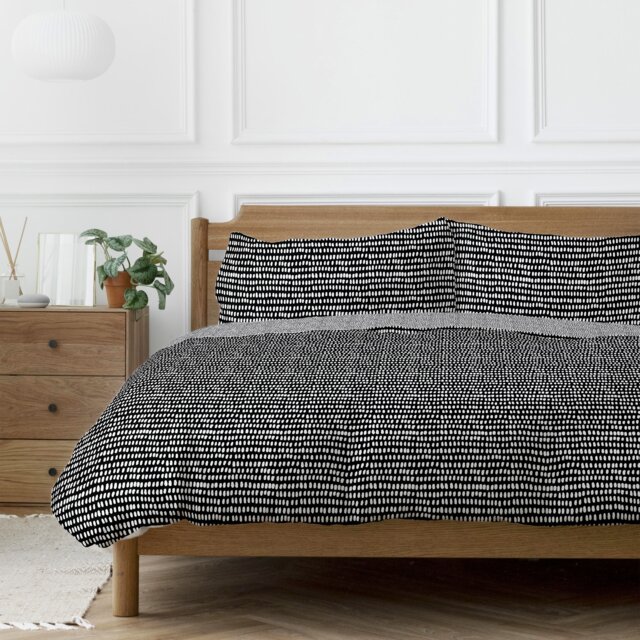 Copenhagen Home Arri Reversible Single Duvet Cover Set with Pillowcases - Black & White