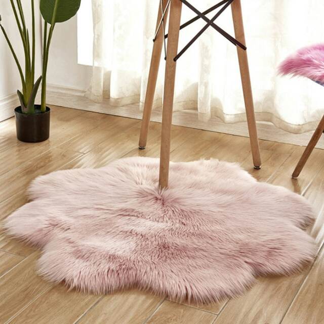 Living and Home Flower Shaped Soft Shaggy Area Rug, Pink, 90cm