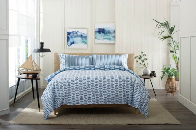 Small Fish Cotton Duvet Set with Stripe Reverse & Printed Fabric Bag Multi Super King