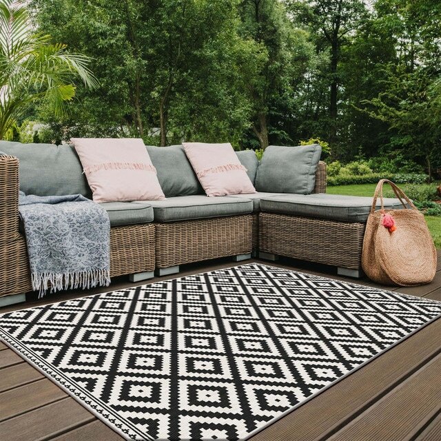 Reversible Outdoor Rugs in Geometric Diamond Design Duo Weave Collection