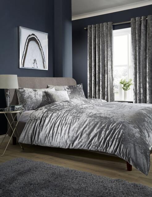 Crushed Velvet Duvet Set in Silver - Super King Silver Silver Super King