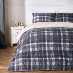 OHS Tartan Check Sherpa Reversible 10.5 Tog Washable Coverless Duvet with Pillowcases Red Red/Navy Single