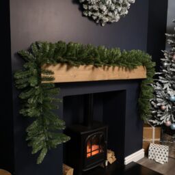 2.7m x 30cm Plain Green Christmas Garland with 260 Bullet Tips