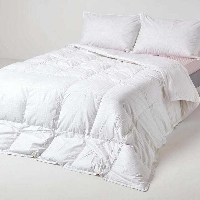 Homescapes 4.5 Tog Duvet Luxury White Goose Down for Summer Lightweight, Double White Double