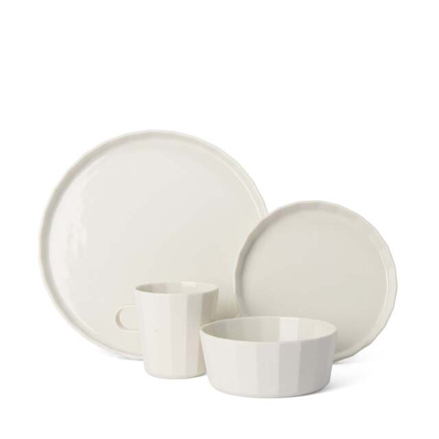 Fade Breakfast Set Milk (16 Piece/ 4 Place) - image 1