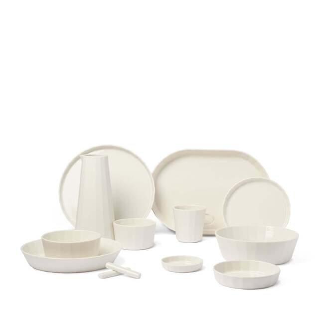 Fade Dinner & Serveware Milk (40 Piece/ 4 Place Set) - image 1
