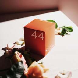 Scented Candle 44 Walled Garden - thumbnail 3