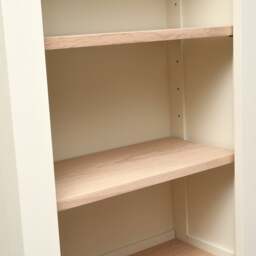 Tall Slim Bookcase - Chester Classic Cream - The Cotswold Company - thumbnail 5