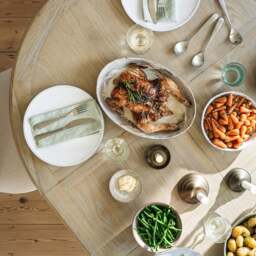 Camille Limewash Oak 4 - 6 Seater Extending Round Dining Table - The Cotswold Company - thumbnail 3