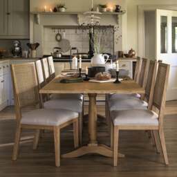 Elkstone Mellow Oak 8-10 Seater Extending Dining Table - The Cotswold Company - thumbnail 2