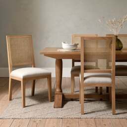 Elkstone Mellow Oak 6-8 Seater Extending Dining Table - The Cotswold Company