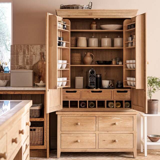 Double Larder - Inglesham Whitewash Oak - The Cotswold Company - image 1