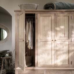Inglesham Whitewash Oak Triple Wardrobe - The Cotswold Company - thumbnail 2