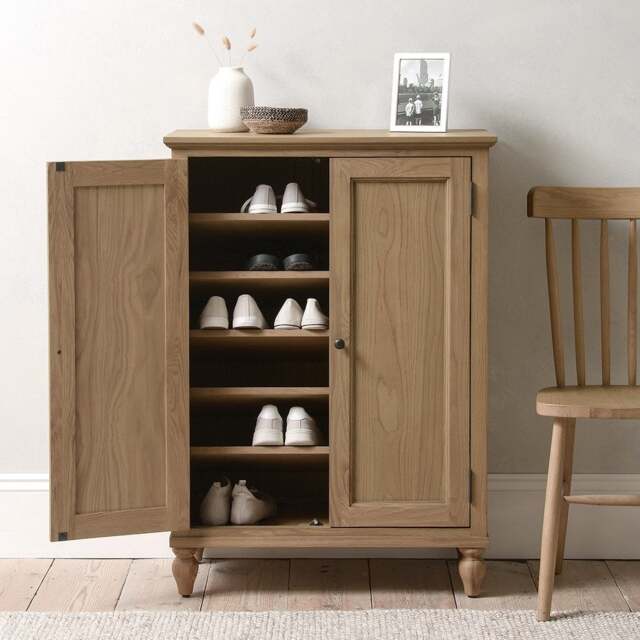 Shoe Cupboard - Elkstone Mellow Oak - The Cotswold Company - image 1