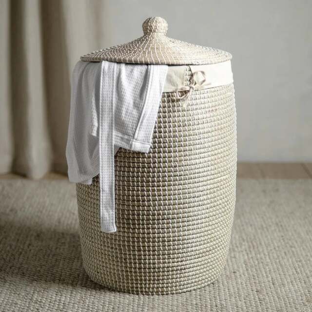Seagrass Laundry Basket with Lid - Large - Home Accessories - The Cotswold Company - image 1