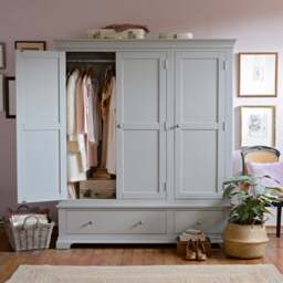 Chantilly Pebble Grey Triple Wardrobe - The Cotswold Company - thumbnail 5