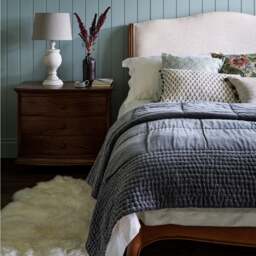 Winchcombe Dark Oak Pair of Bedsides Tables - The Cotswold Company - thumbnail 2