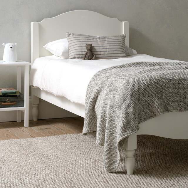 Deluxe Childrens Bed - Pensham Pure White - The Cotswold Company - image 1