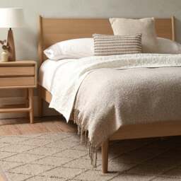 King Size Bed - Winson Light Oak - The Cotswold Company - thumbnail 3