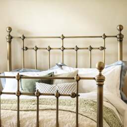 Super King Bed - Arlington Brass - The Cotswold Company - thumbnail 2