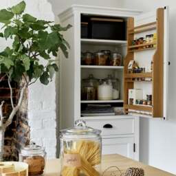 Narrow Single Larder - Stow Warm White - The Cotswold Company - thumbnail 3