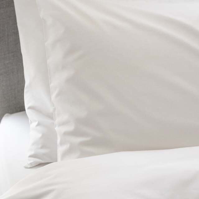 200 TC Percale Standard Pillowcase White - Egyptian Cotton - The Cotswold Company