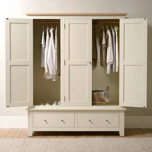 Triple Wardrobe - Chester Classic Cream - The Cotswold Company - image 1