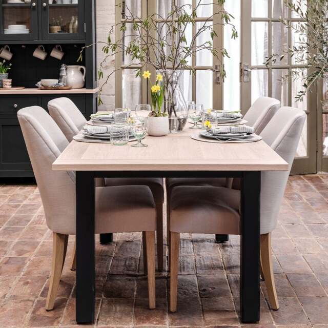 4-6 Seater Extending Dining Table - Chester Charcoal - The Cotswold Company - image 1