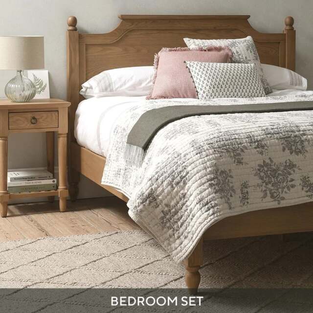 Elkstone Mellow Oak Elkstone Mellow Oak 6ft Super King Bed and 2 Bedside Tables Set - The Cotswold Company - image 1