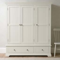 Chantilly Warm White Triple Wardrobe - The Cotswold Company - thumbnail 3
