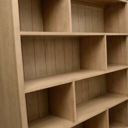 Elkstone Mellow Oak Large Divider Bookcase - The Cotswold Company - thumbnail 5