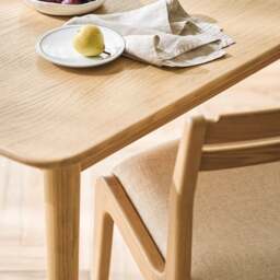Winson Light Oak 8 Seater Dining Table - The Cotswold Company - thumbnail 5