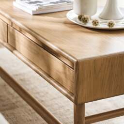 Winson Light Oak Coffee Table - The Cotswold Company - thumbnail 2