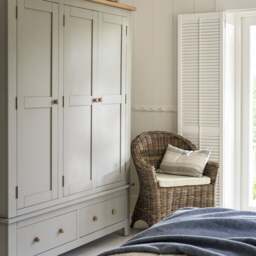 Triple Wardrobe - Chester Dove Grey - The Cotswold Company - thumbnail 2